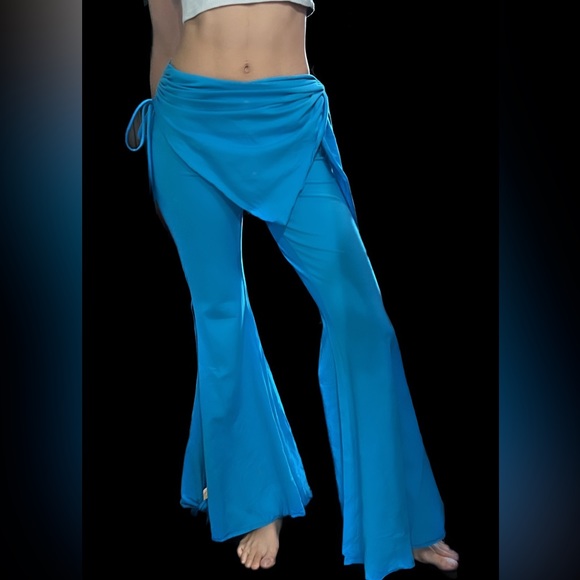 Strappy Versatile Festival One Piece - Picture 4 of 4